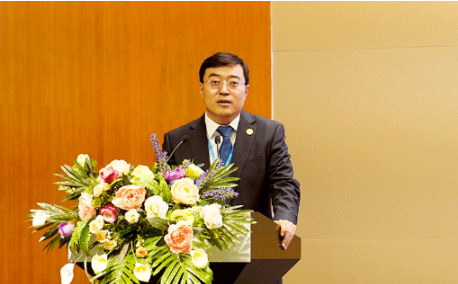 前伊利董事长_伊利牛奶图片
